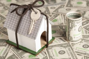 wrapped-house-with-keys-money-background (3)